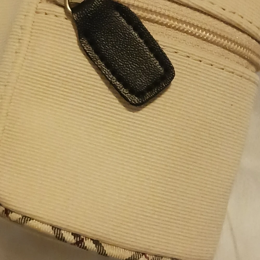 Burberry Pouch